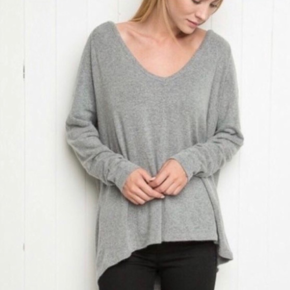 Brandy Melville Sweaters - Brandy Melville Gray oversized sweatshirt cotton
